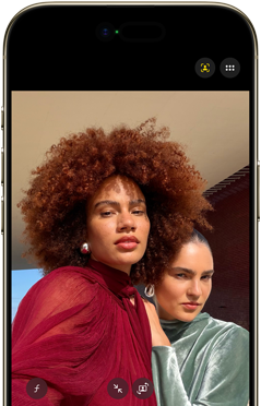 iPhone Air, face avant, Dynamic Island centré au sommet, fonctionnalité Cadre centré pour les photos en cours d’utilisation